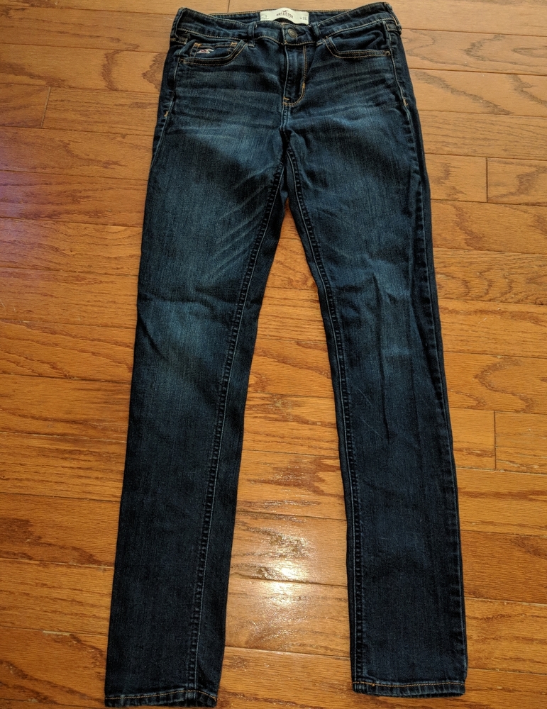 Hollister skinny jeans - dark wash - size 3 or 26 inch regular